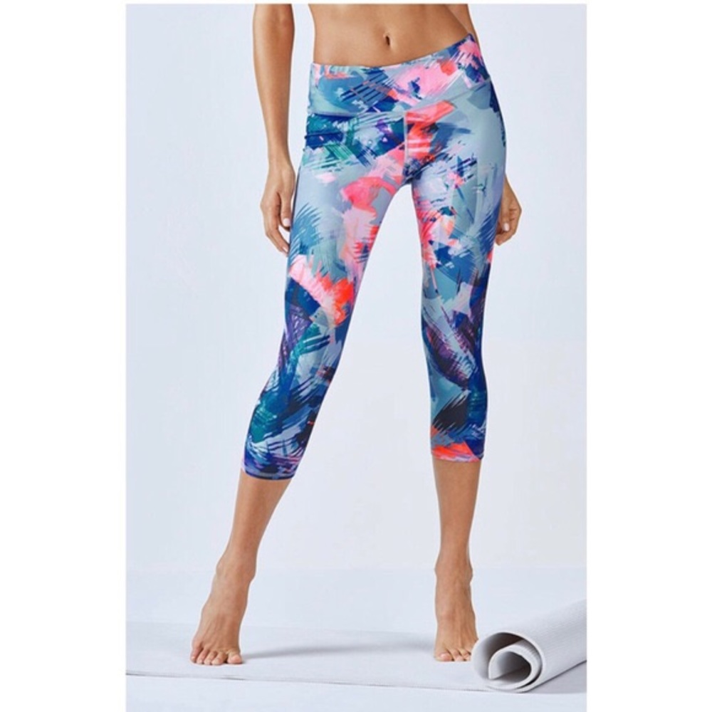 Fabletics salar capri powerhold legging